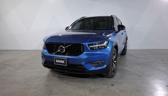 Volvo • XC40