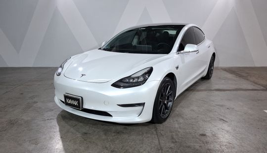 Tesla • Model 3