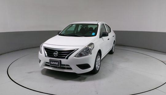 Nissan • Versa