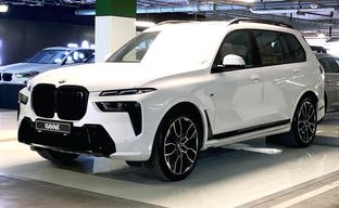 BMW • X7