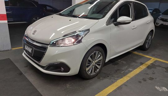 Peugeot • 208