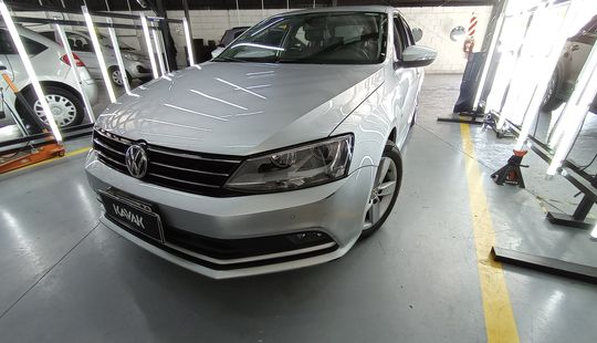 Volkswagen • Vento