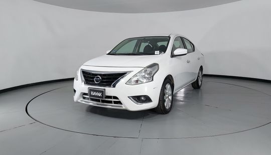 Nissan • Versa