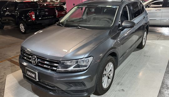 Volkswagen • Tiguan