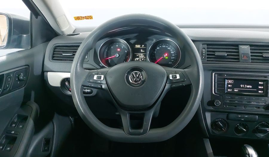 Volkswagen Jetta 2.5 TRENDLINE TIP. Sedan 2017