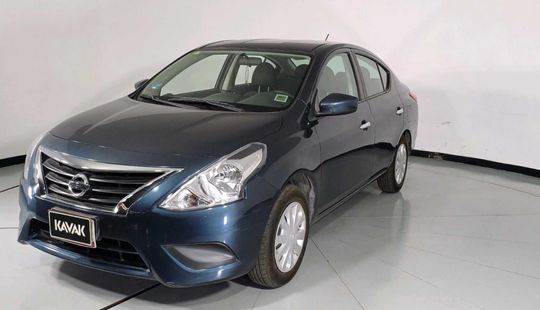 Nissan • Versa