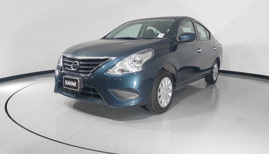 Nissan • Versa