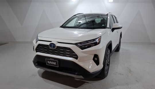 Toyota • RAV4