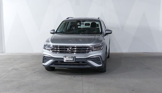 Volkswagen • Tiguan