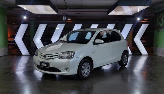 Toyota • Etios