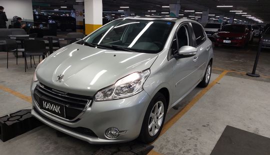 Peugeot • 208