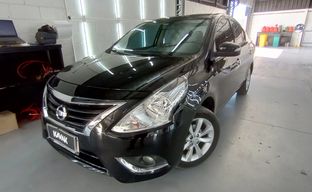 Nissan • Versa