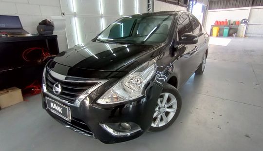 Nissan • Versa