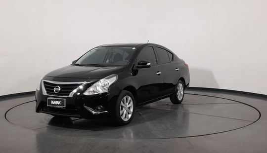 Nissan • Versa