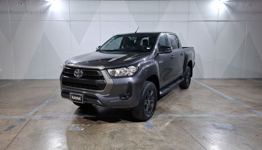 Toyota • Hilux