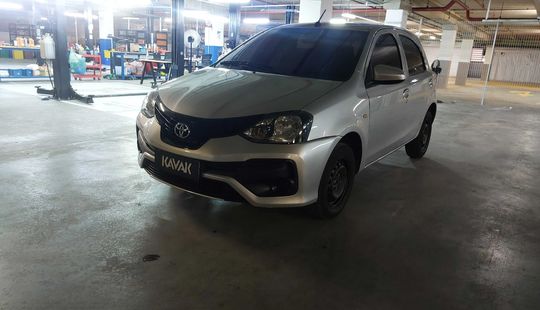 Toyota • Etios