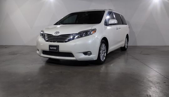 Toyota • Sienna