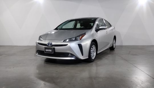 Toyota • Prius