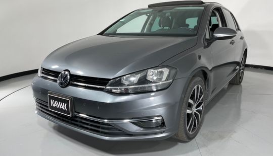 Volkswagen • Golf