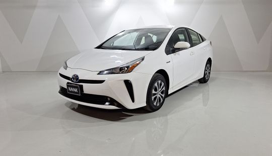 Toyota • Prius