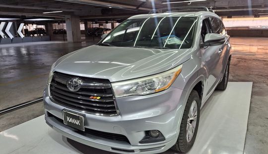 Toyota • Highlander