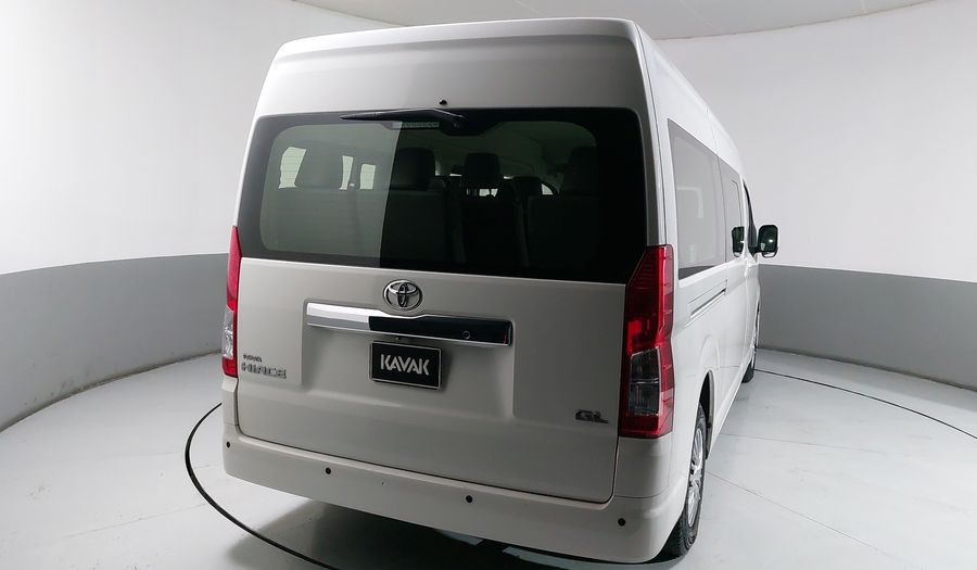 Toyota Hiace 3.5 12 PASAJEROS Van 2021