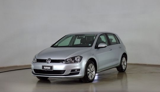 Volkswagen • Golf