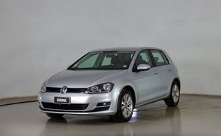 Volkswagen • Golf