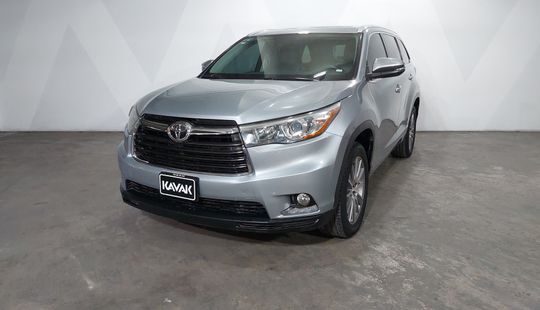 Toyota • Highlander