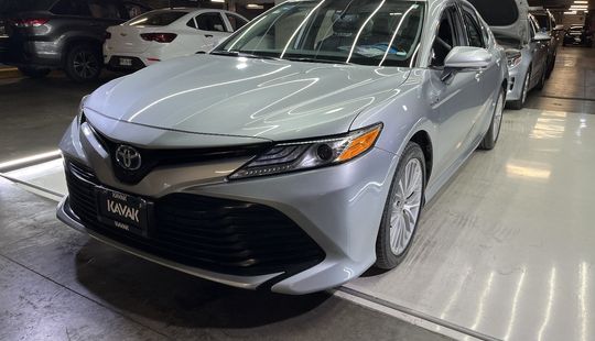 Toyota • Camry