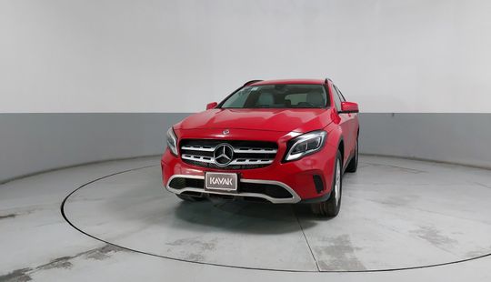 Mercedes Benz • Clase GLA