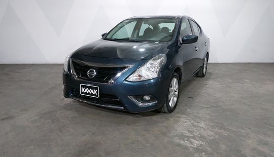 Nissan • Versa