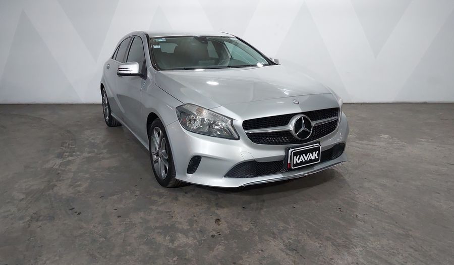 Mercedes Benz Clase A 1.6 200 STYLE Hatchback 2017