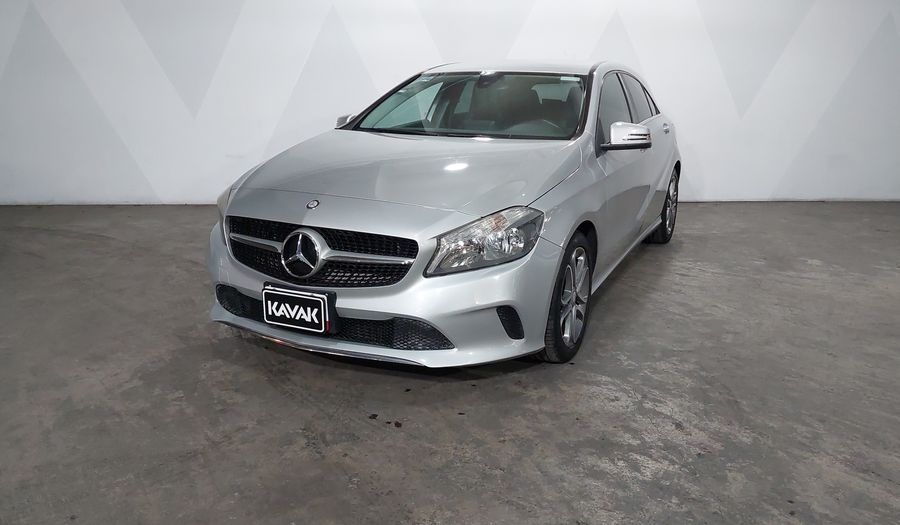 Mercedes Benz Clase A 1.6 200 STYLE Hatchback 2017