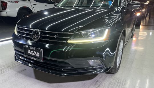 Volkswagen • Jetta