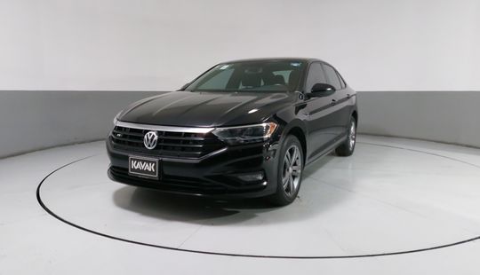 Volkswagen • Jetta