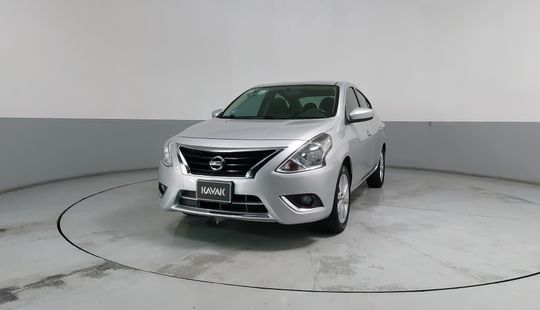 Nissan • Versa