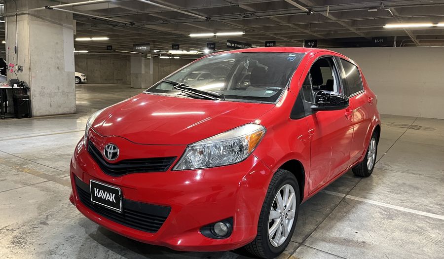 Toyota Yaris 1.5 PREMIUM AT 5PTAS Hatchback 2014