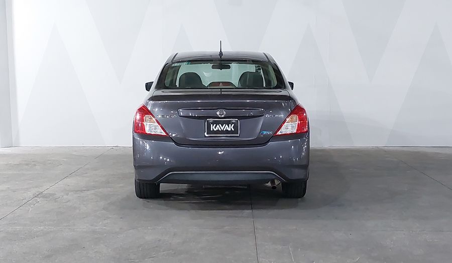 Nissan Versa 1.6 EXCLUSIVE TA AC Sedan 2016