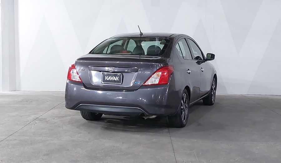 Nissan Versa 1.6 EXCLUSIVE TA AC Sedan 2016