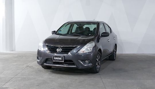 Nissan • Versa