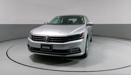 Volkswagen • Passat