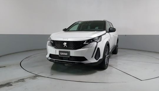 Peugeot • 5008