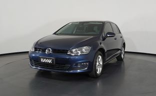 Volkswagen • Golf