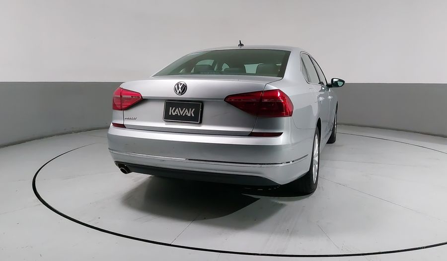 Volkswagen Passat 2.5 SPORTLINE Sedan 2016