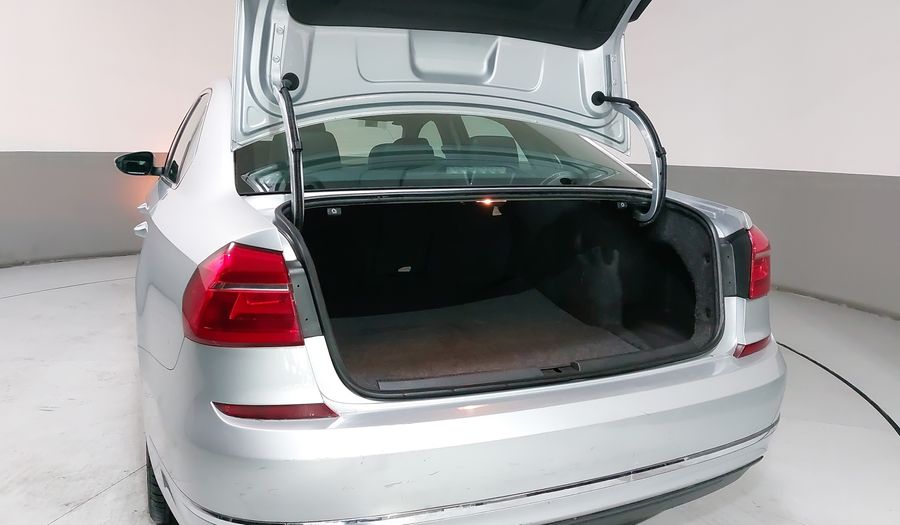 Volkswagen Passat 2.5 SPORTLINE Sedan 2016