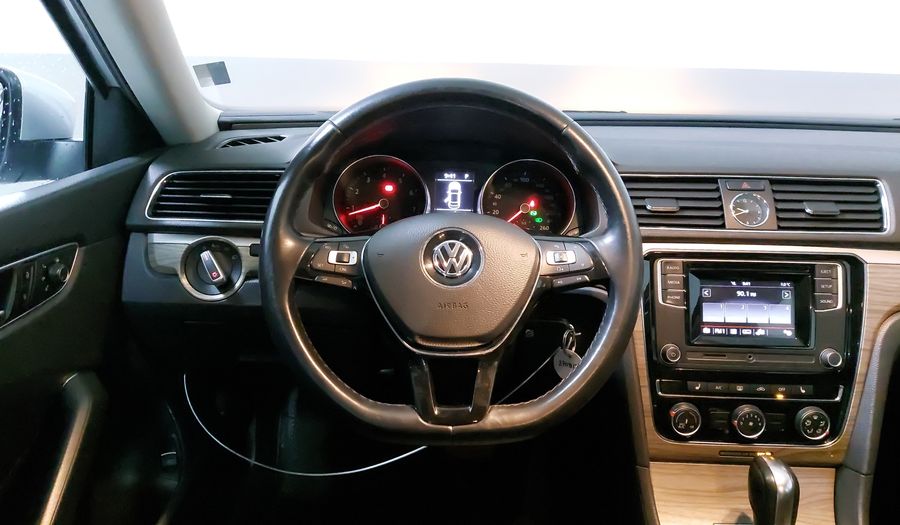 Volkswagen Passat 2.5 SPORTLINE Sedan 2016