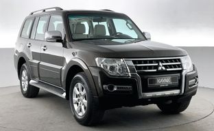 Mitsubishi • Pajero