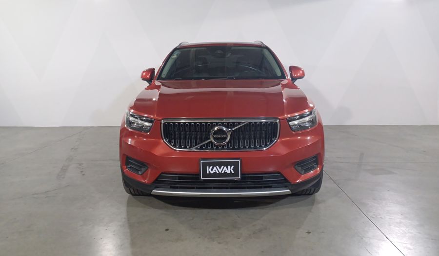 Volvo Xc40 2.0 T4 MOMENTUM AUTO Suv 2021