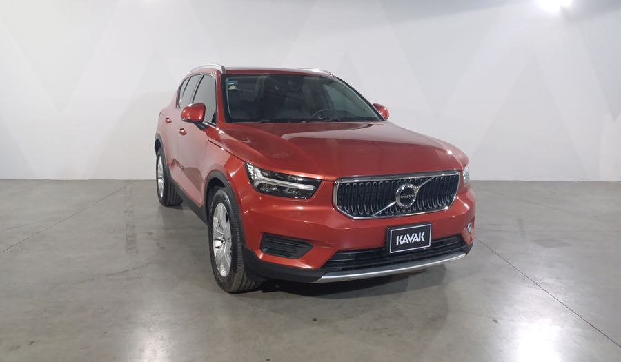 Volvo Xc40 2.0 T4 MOMENTUM AUTO Suv 2021